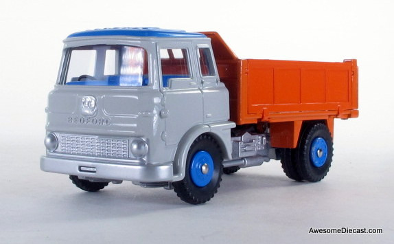 Dinky SuperToy Replicas 1:43 Bedford TK Dump Truck w/ Operating Dump Body