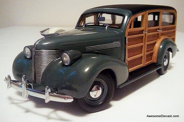 Motor City Classics 1:18 1939 Chevrolet Woody Wagon Green