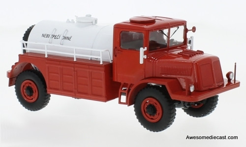 Premium ClassiXXs 1:43 Tatra 128C
