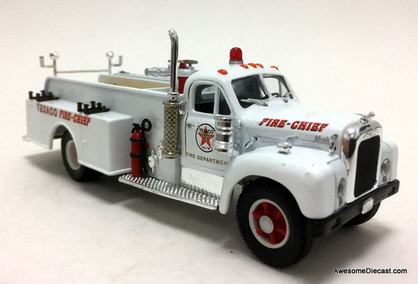 Corgi 1:50 Mack B Series Pumper: Texaco Refineries