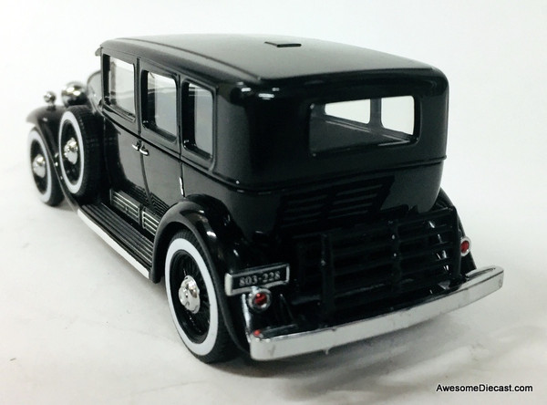 IXO 1:43 1930 Cadillac V16 Imperial Sedan LWB: Al Capones Car