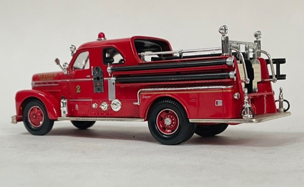 Corgi Estate Collection 1:50 1957 Seagrave 70th Anniv. Series Canopy Cab Pumper: St-Cloud, MN F.D.