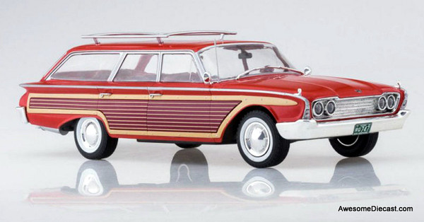 MCG 1:18 1960 Ford Country Squire, Red/Wood