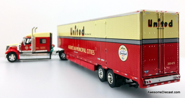 DCP 1:64 International Lonestar w/Powermover Trailer: United