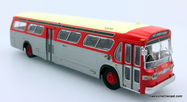 Rapido 1:87 GM TDH 5303 New Look Transit Bus Denver Tramways: Destination, 40-Union Station 