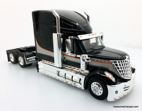 IXO 1:43 2010 International Lonestar, Black /Gray