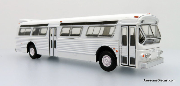 Iconic Replicas 1:87 Flxible 53102 Transit Bus: Blank White