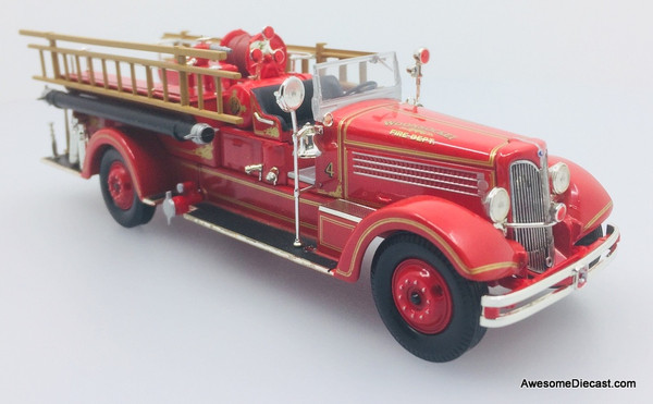 Corgi Estate Collection 1:50 Seagrave Sweetheartgrill: Woonsocket Fire Department