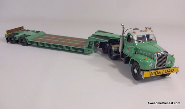 VERY RARE!! First Gear 1:25 Mack B Model Day Cab w/Folding Gooseneck Trailer: US Forestry Service