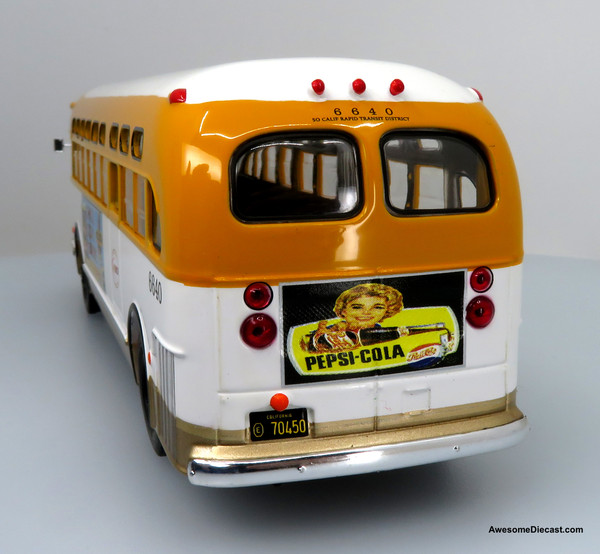 Iconic Replicas 1:43 1948 GM TDH 3610 Transit Bus: RTD Los