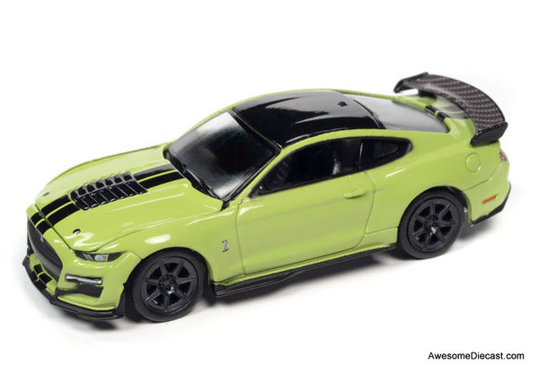 AutoWorld 1:64 2020 Shelby GT-500 Carbon Fiber Track Pack, Grabber Green
