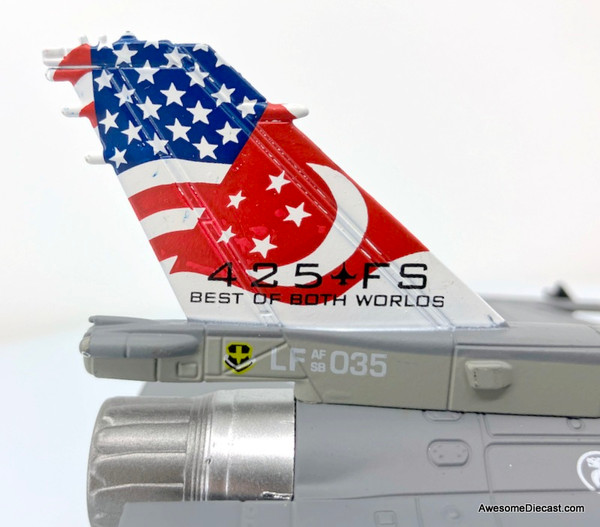 Flight Deck Models 1:72 General Dynamics F-16D Fighting