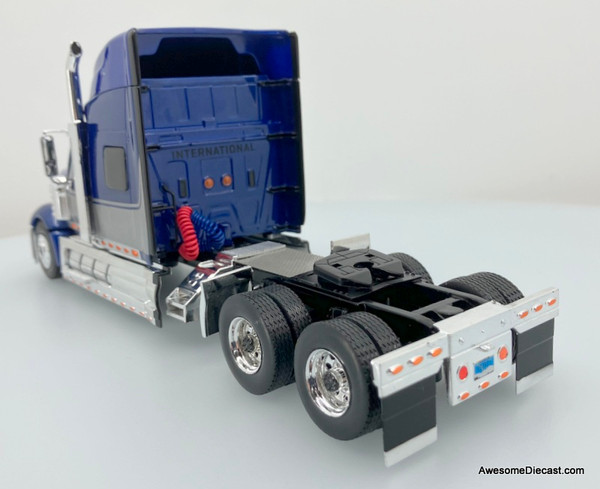 IXO 1:43 2010 International Lonestar, Metallic Blue