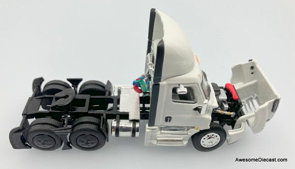 DCP by FG 1:64 Freightliner Cascadia Day Cab w/53' Dry Goods