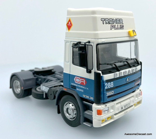 トレーラー　1/43 1/43 Toyota Land Cruiser (JA300W) ZX Dark Red My Cametallic
