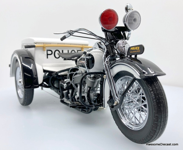 Franklin Mint 1:10 1947 Harley Davidson Trike: Police Servi-Car