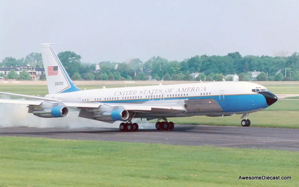 Inflight200 USAF VC-137A 58-6971 初代大統領専用 Amazon.com: Inflight200 1:200 USA - Air Force Boeing VC-137A