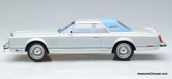 MCG 1:18 1978 Lincoln Continental Mark V, Metallic Silver