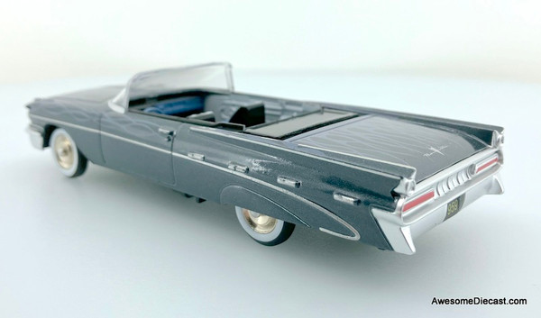 Classic Replicas 1:43 1959 Pontiac Bonneville Convertible, Blue