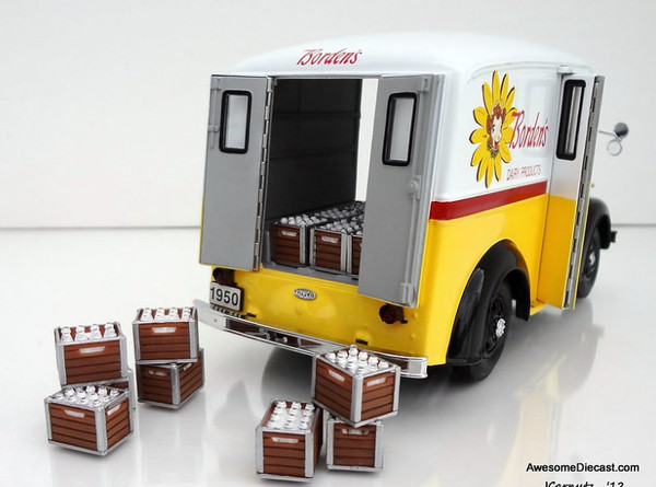 Danbury Mint 1:24 1950 Divco Delivery Truck: Borden's Dairy Products