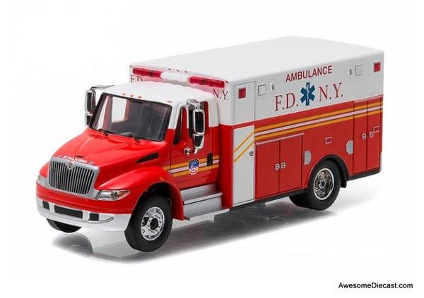 RARE!! Greenlight 1:64 International DuraStar Ambulance: FDNY