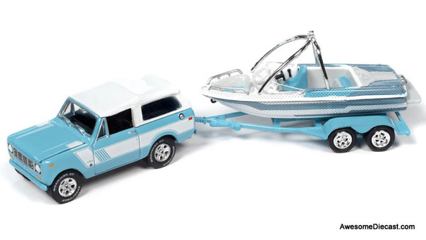 Johnny Lightning 1:64 1979 International Scout w/Boat & Trailer, Light Blue/White