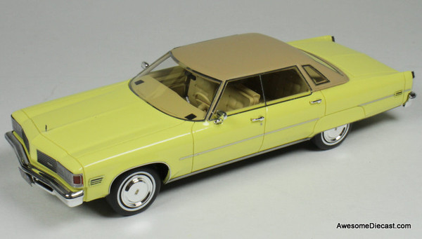 Goldvarg Collection 1:43 1976 Oldsmobile 98 Regency Sedan, Cream