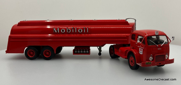 Altaya 1:43 1949 White 3000 Day Cab w/Tanker Trailer: Mobil Oil