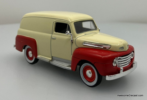 Denver Diecast 1:48 1948 Chevrolet Panel Van, Cream/Red