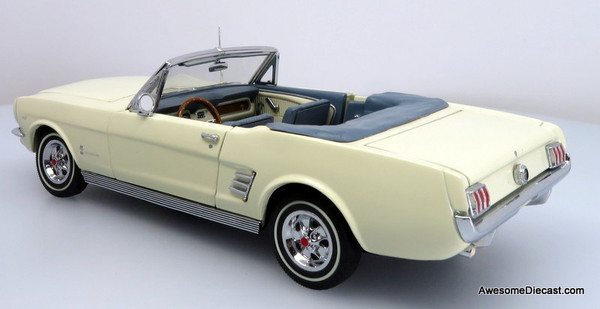 Franklin Mint 1:24 1966 Ford Mustang Convertible