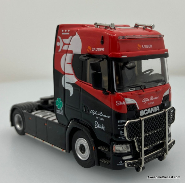 ケンファイ 1/64 スカニア トランスポーター アルファロメオ Kengfai 1:64 Scania S730 Car Carrier- Alfa Romeo F1 Team