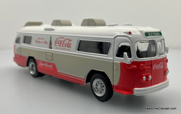 Motor City Classics 1:64 1960 Flxible Starliner Bus: Coca Cola