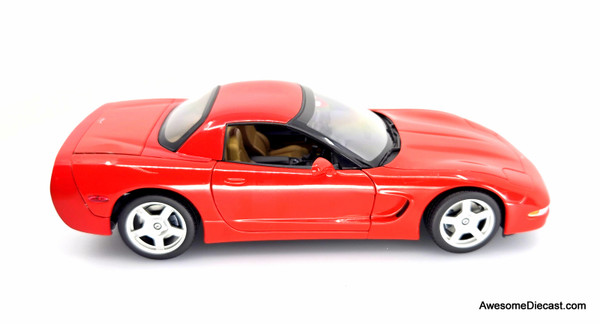 1999 Chevrolet Corvette Hard Top (Red) 1:18 Diecast Model by UT Models