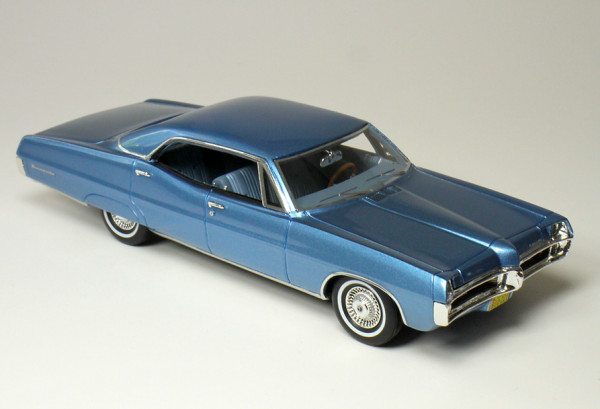 1967 Pontiac Bonneville Tyrol Blue 1:43 Resin Cast Replica Goldvarg Collection