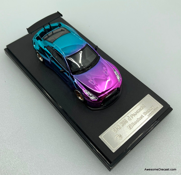 Nissan GT-R R35 Pandem Rocket Bunny, Pink/Blue Chrome 1:64 Diecast