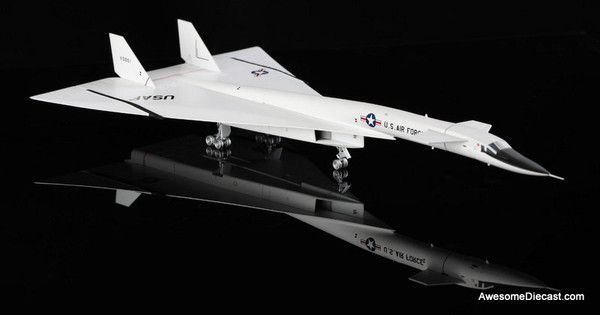 North American XB-70 Valkyrie: United States Air Force 1:200 Diecast Model Plane by Legacy Jets