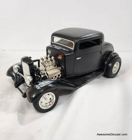 1932 Ford Coupe Hot Rod, Matte Black 1:18 Diecast Model Car by Hot