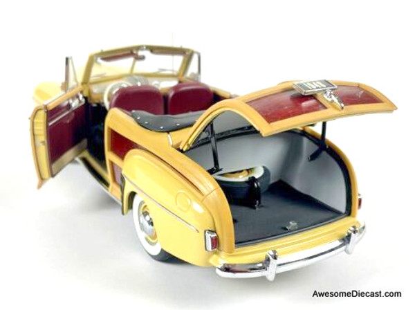 1946 Ford Sportsman Woody Convertible - Yellow/Wood 1:18