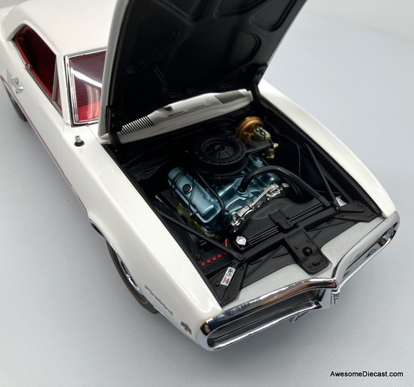 1967 Pontiac Firebird 326 H.O. White 1:18 Diecast Model Car by