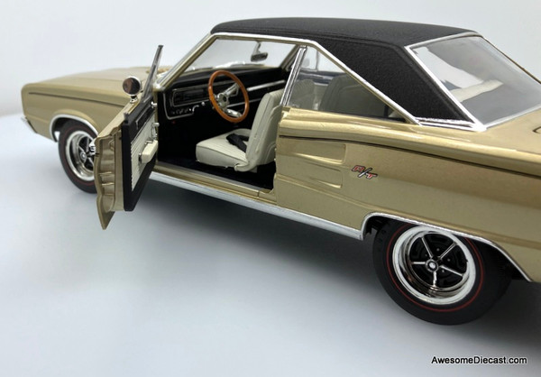 ミニカー Highway61 1967 Dodge Coronet R/T 1:18 HIGHWAY 61 (VERY RARE) 1967 Dodge Coronet R/T 1 of 504 1/18