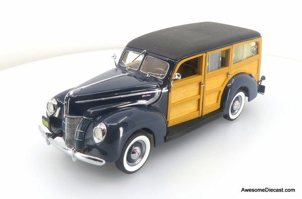 1940 Ford DeLuxe Station Wagon, Navy/Wood 1:24 Diecast Model by Danbury Mint
