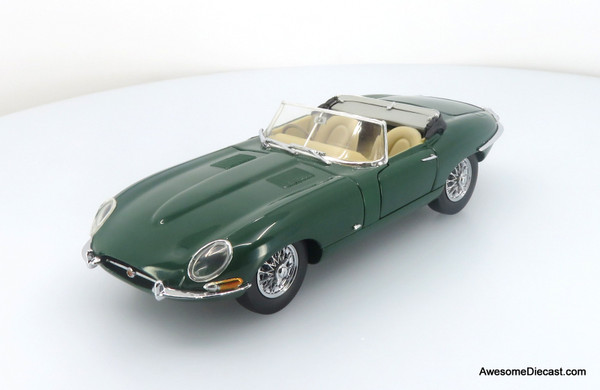 1961 Jaguar E-Type Roadster, British Racing Green 1:24 Diecast Model Car by Franklin Mint