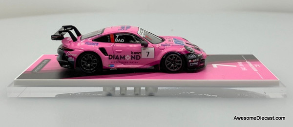Porsche 911 GT3 CUP 2024 BWT Racing #7 w/Race Driver, Pink 1:64