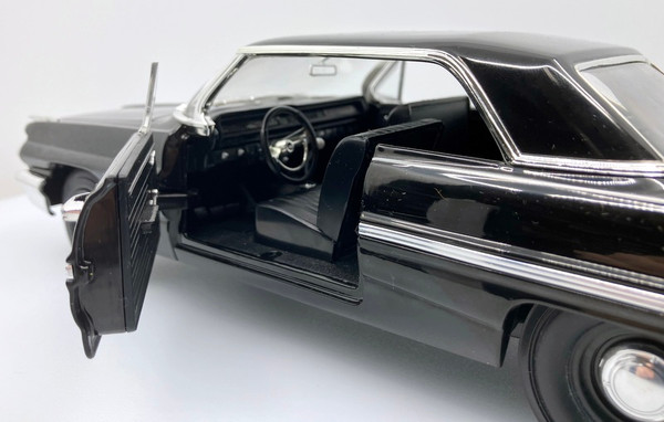 1962 Pontiac Catalina 421 SD, Black 1:18 Diecast Model by American