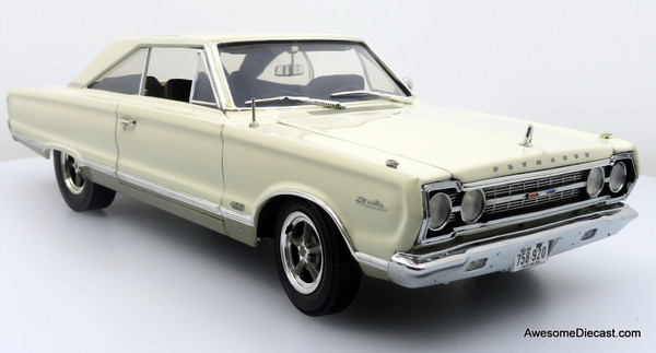 1967 Plymouth Satellite, White 1:18 Model Car Replica by Highway 61