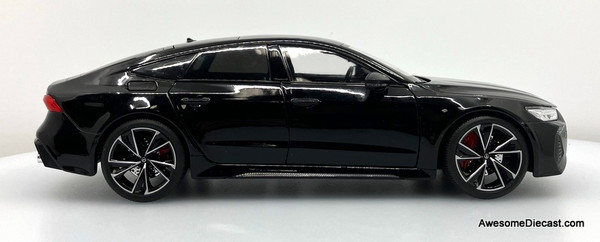 アウディ RS7 1/18 ブラック Audi RS7 Sportback, Black w/Sound & Light 1:18 Diecast Model