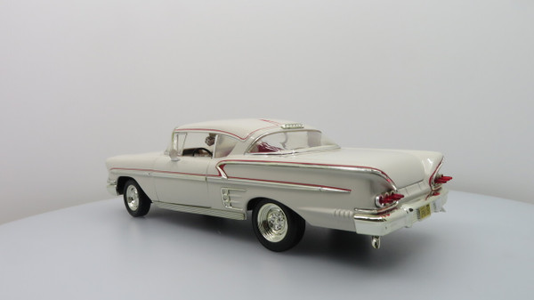 1958 Chevrolet Impala, Uniform White (American Graffiti) 1