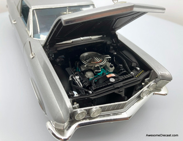 1964 Buick Riviera, Grey 1:18 Diecast Model Car by Highway 61