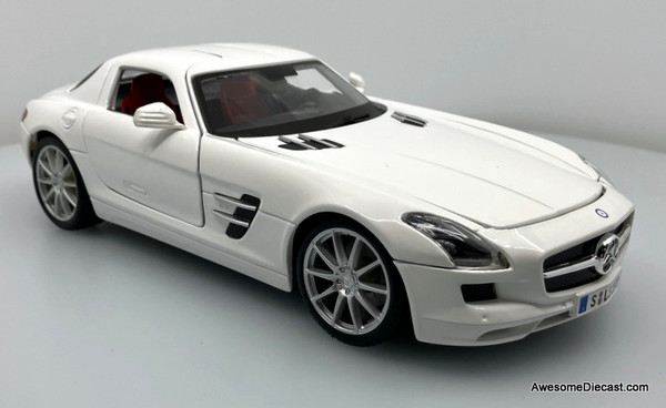 Mercedes Benz SLS 6.3 AMG, White 1:18 Diecast Model Car by Maistro