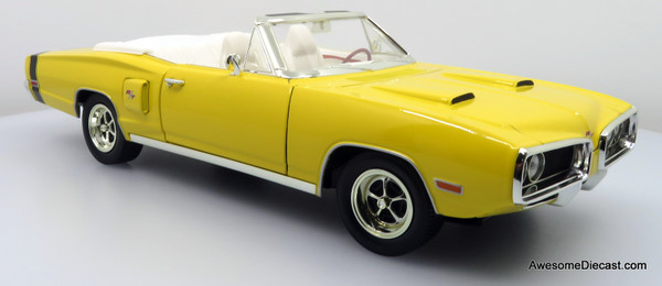 1970 Dodge Coronet R/T Convertible, Yellow 1:18 Diecast Model Car by Road Signature